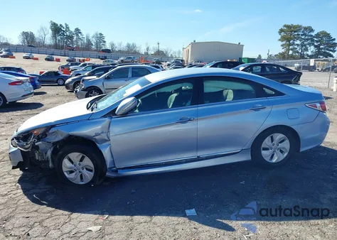 2013 Hyundai Sonata Hybrid z USA, uszkodzony, nr VIN KMHEC4A41DA073816
